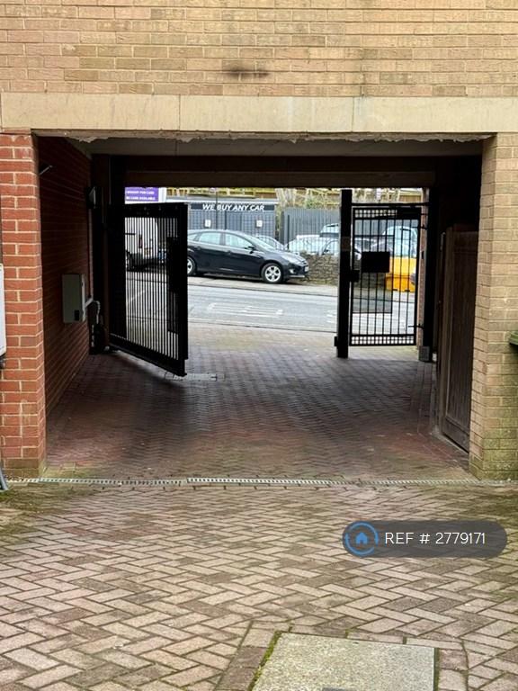 Electronic Gates