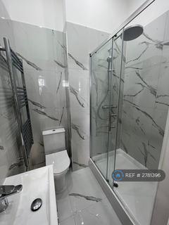 2 bedroom flat to rent, Clothorn Road, Manchester, M20