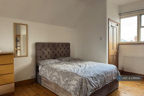 undefined, Gladstone Avenue, London, N22