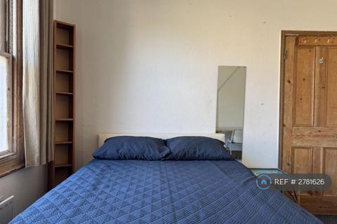 undefined, Gladstone Avenue, London, N22