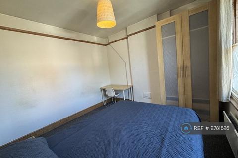 undefined, Gladstone Avenue, London, N22