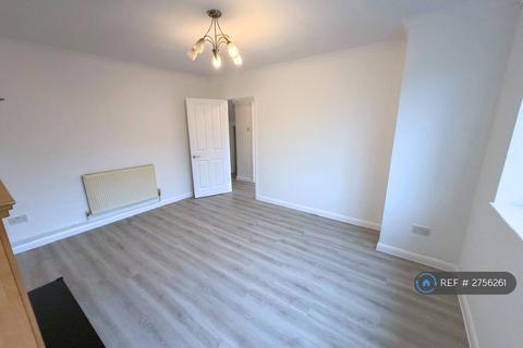 2 bedroom maisonette to rent, Stoneleigh Park Road, Epsom, KT19