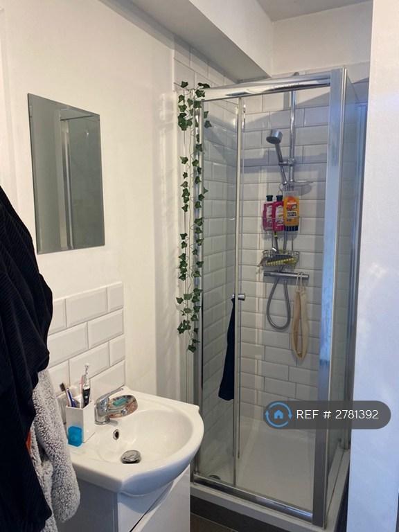 En-Suite Without Toilet