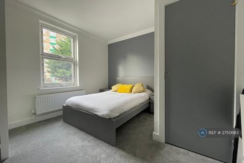 undefined, Parrock Street, Gravesend, DA12
