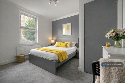 undefined, Parrock Street, Gravesend, DA12