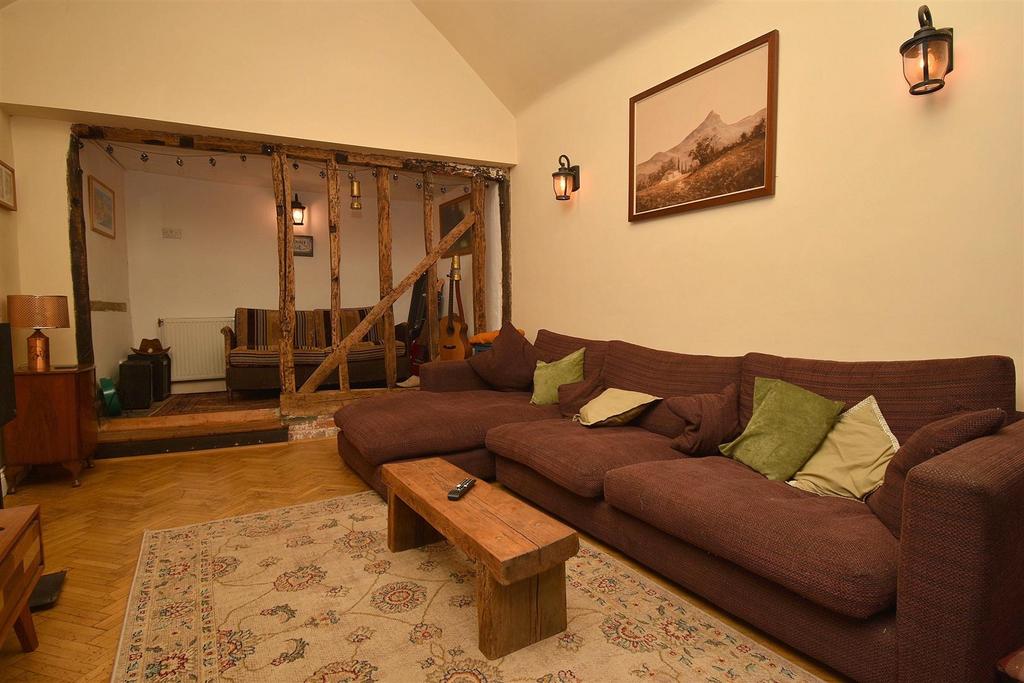 Lounge2.JPG