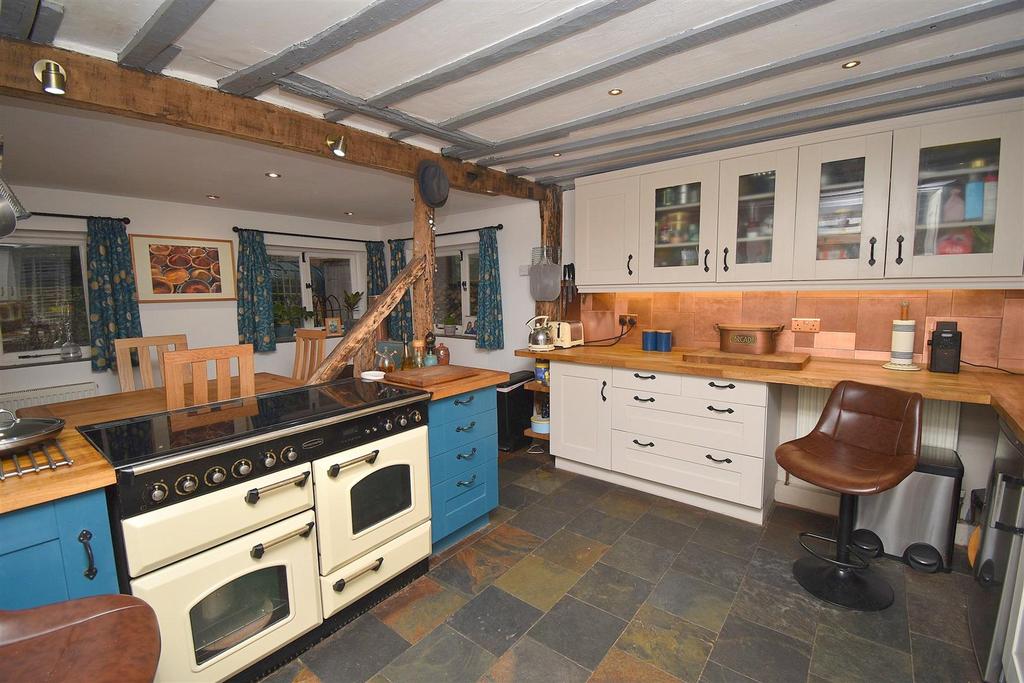 Kitchen.JPG