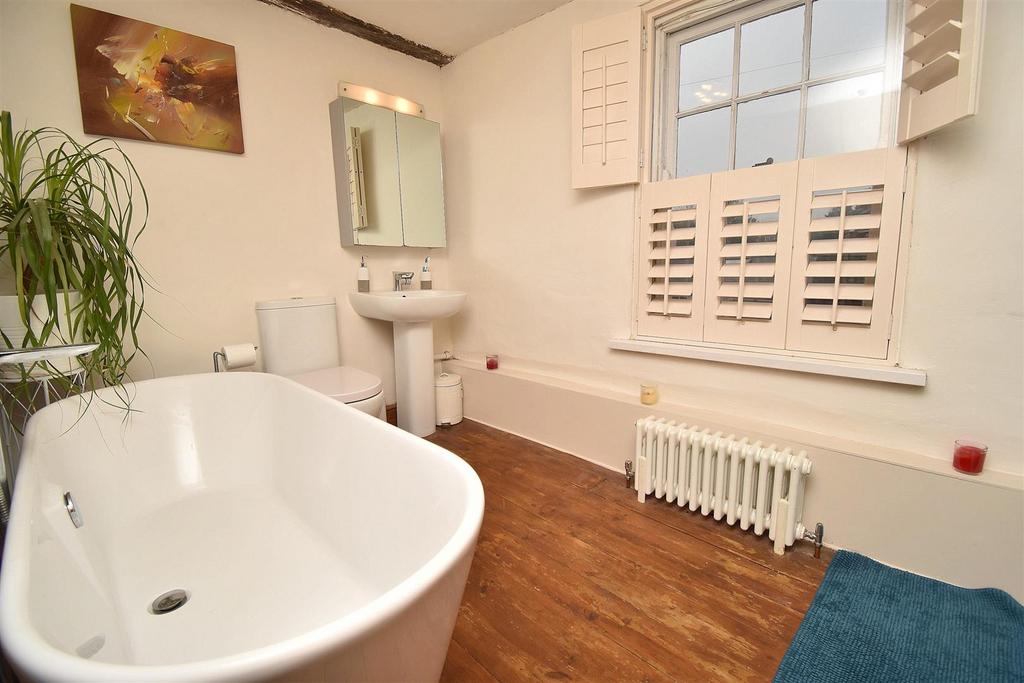 Bathroom.JPG
