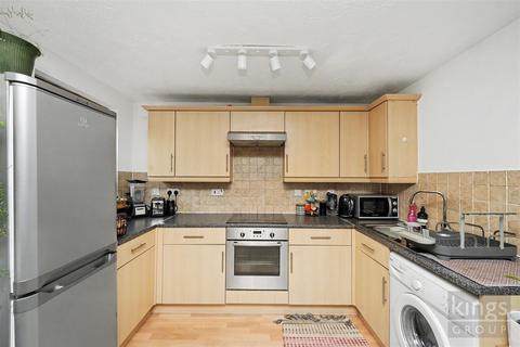2 bedroom flat for sale, Creighton Road, London