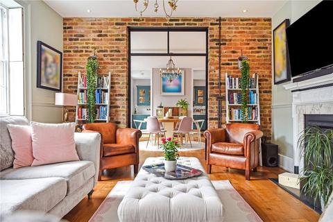 3 bedroom property for sale, North Street, Chichester, PO19