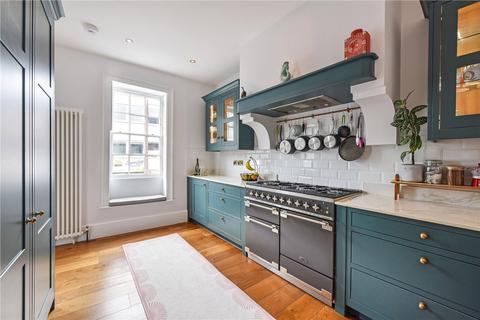 3 bedroom property for sale, North Street, Chichester, PO19