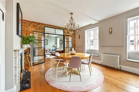 3 bedroom property for sale, North Street, Chichester, PO19