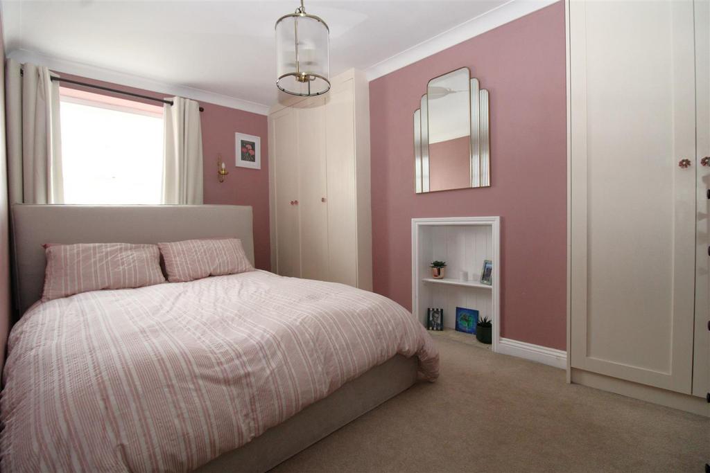 Bedroom 1.JPG