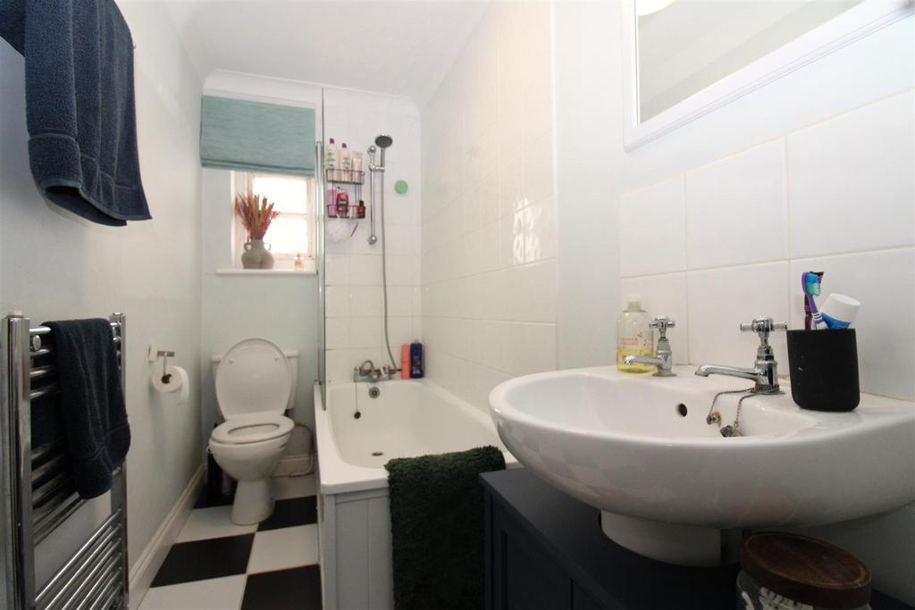 Bathroom.JPG
