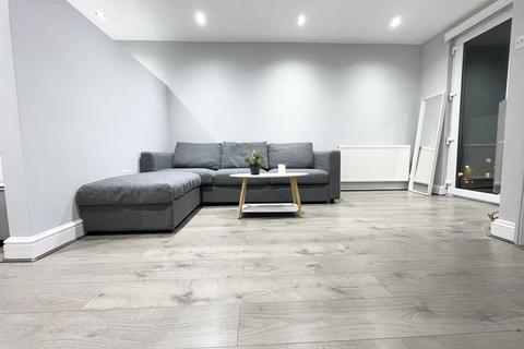 undefined, London NW7