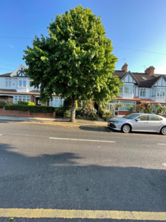 3 bedroom terraced house to rent, London NW7