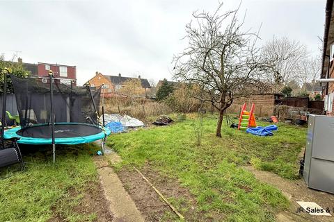 2 bedroom maisonette for sale, Chadwell Avenue, West Cheshunt