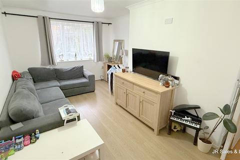 2 bedroom maisonette for sale, Chadwell Avenue, West Cheshunt