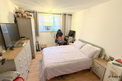 2 bedroom maisonette for sale, Chadwell Avenue, West Cheshunt