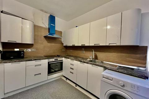 undefined, London Road, Isleworth TW7