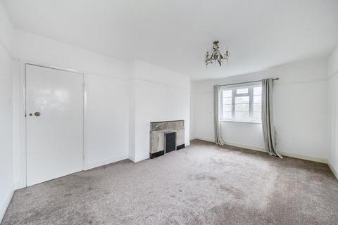 2 bedroom apartment to rent, Courtlands Sheen Road,  Richmond,  TW10