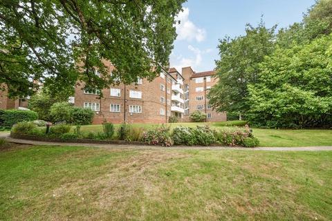 2 bedroom apartment to rent, Courtlands Sheen Road,  Richmond,  TW10
