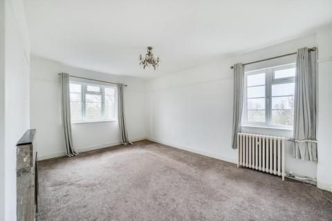 2 bedroom apartment to rent, Courtlands Sheen Road,  Richmond,  TW10