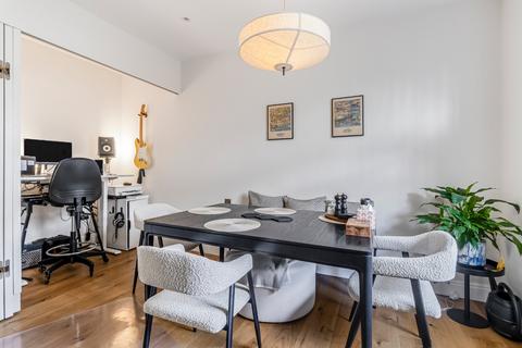 3 bedroom flat for sale, Kingsgate Road, West Hampstead, London, NW6