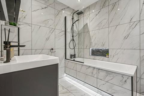 2 bedroom flat for sale, Lennards Court, Chiswick High Road, London W4