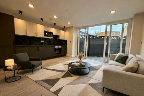 2 bedroom flat for sale, Lennards Court, Chiswick High Road, London W4