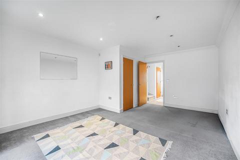 2 bedroom end of terrace house for sale, Woodside, New Haw, Addlestone
