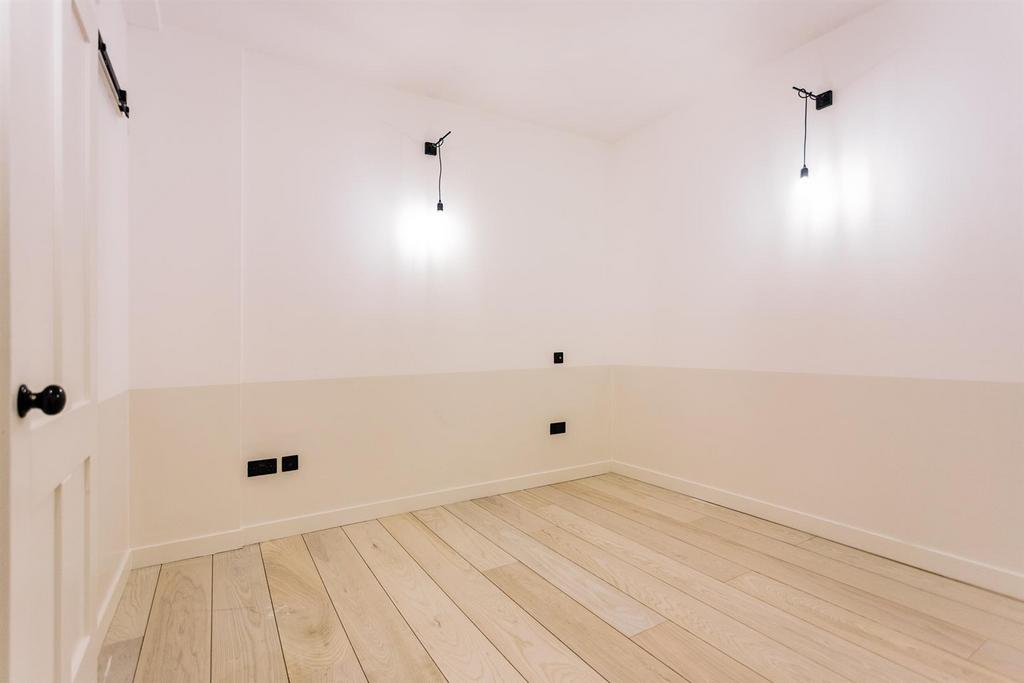 1920px MB number 20 fonthill mews 25.jpg