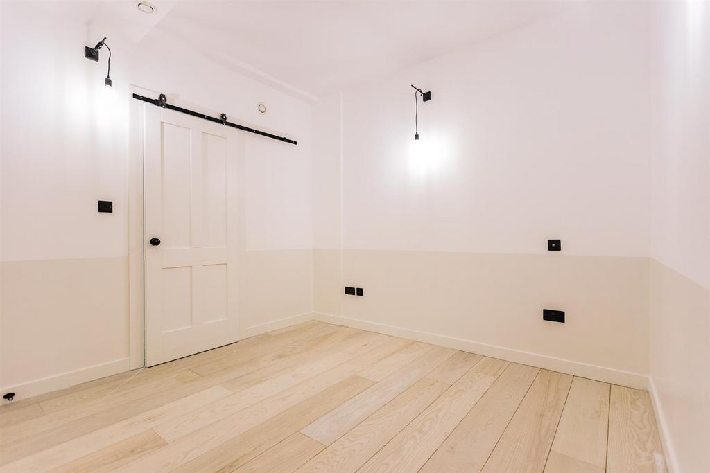 1920px MB number 20 fonthill mews 26.jpg