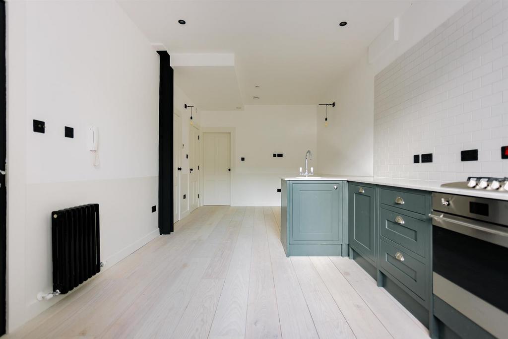 1920px MB number 20 fonthill mews 04.jpg