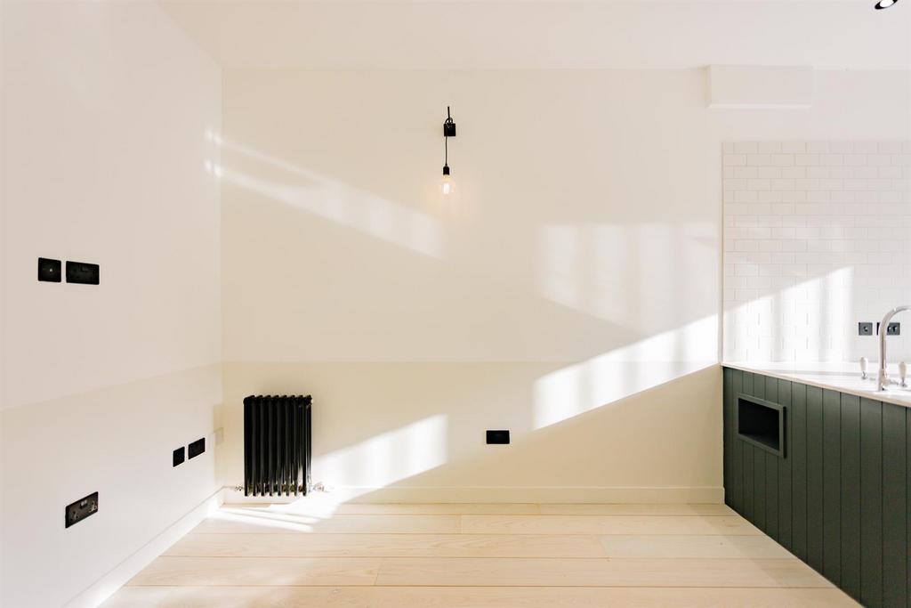 1920px MB number 20 fonthill mews 22.jpg
