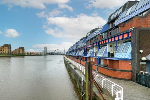 undefined, Lancefield Quay, Finnieston
