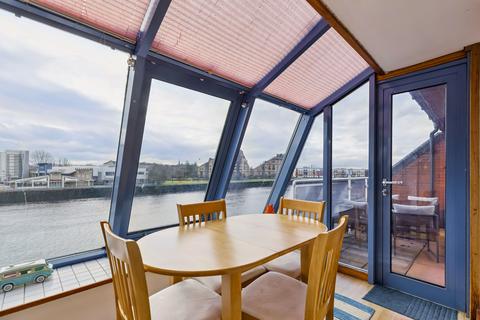 undefined, Lancefield Quay, Finnieston
