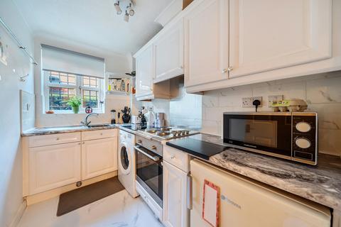 undefined, Anchor Hill, Knaphill, Woking, GU21