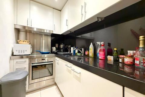 undefined, New Providence Wharf, London E14
