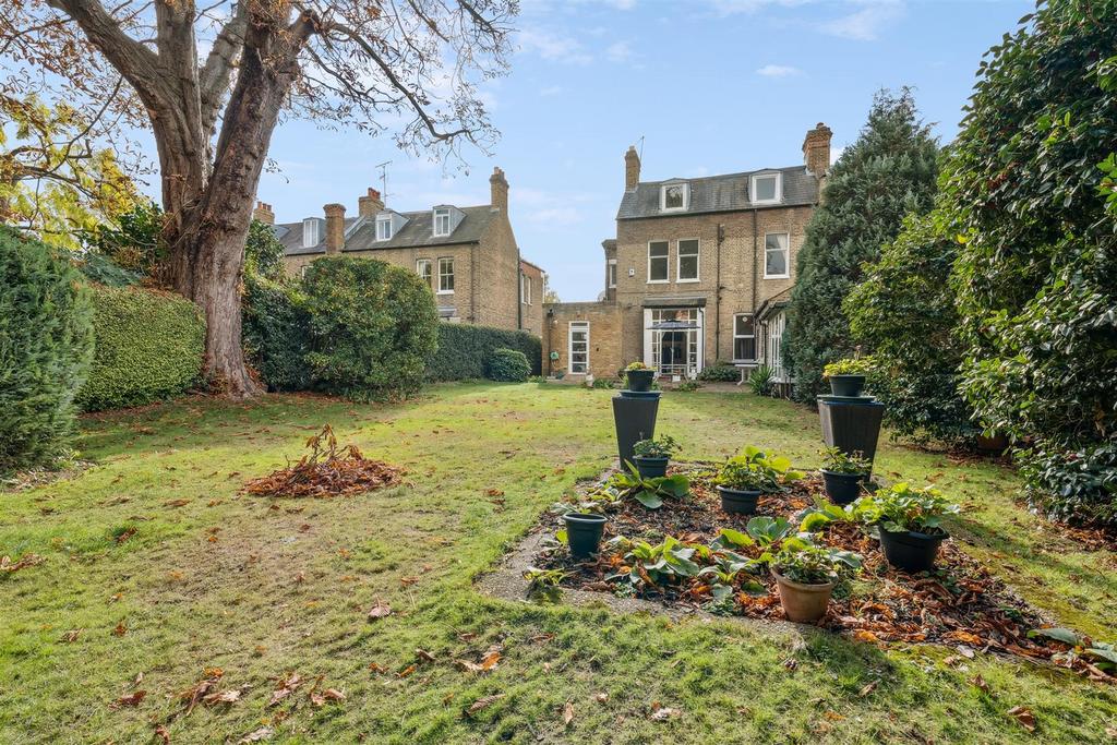 Burlington Gardens, W4 - FOR SALE