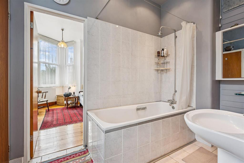 Burlington Gardens, W4 - FOR SALE