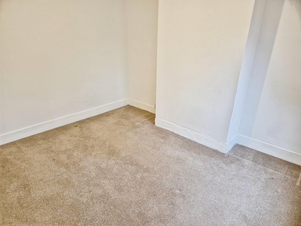 E1f4bdcd-Bed 202