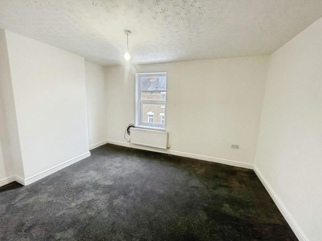 D7be09c6-Bedroom 20 Three 201