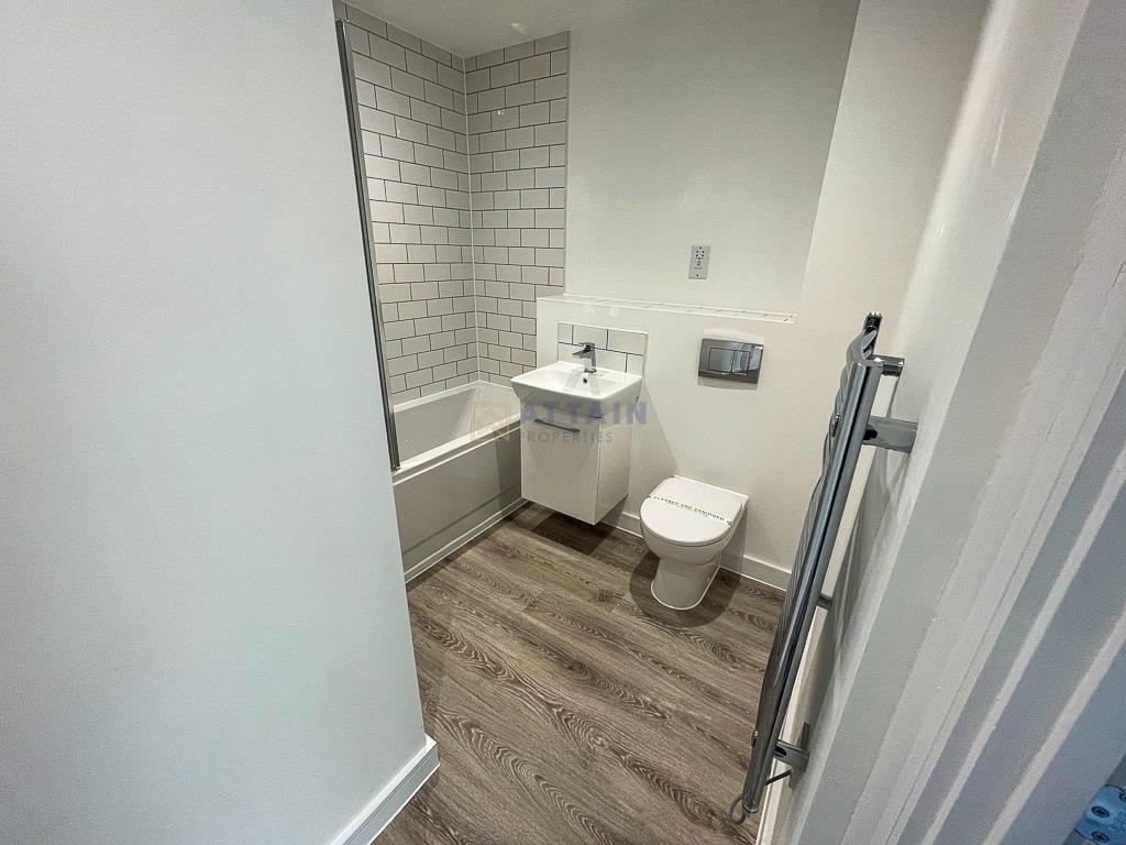 Bathroom 2.jpg