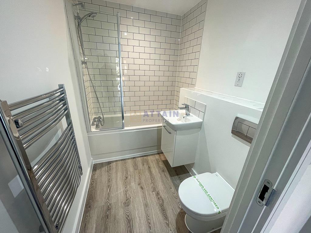 Bathroom 1.jpg