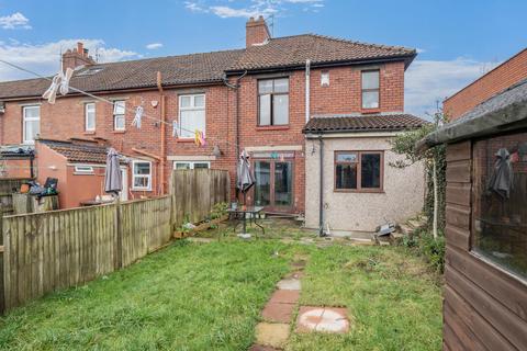 3 bedroom end of terrace house for sale, Longmead Avenue, Bristol BS7