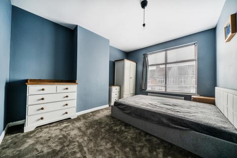 3 bedroom end of terrace house for sale, Longmead Avenue, Bristol BS7