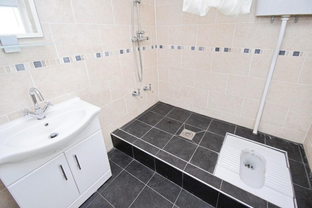 Cebb1dfc-Bathroom 201
