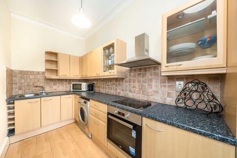 1 bedroom flat to rent, Garratt Lane, London SW18