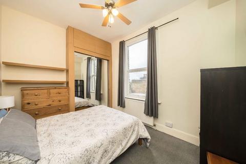 1 bedroom flat to rent, Garratt Lane, London SW18